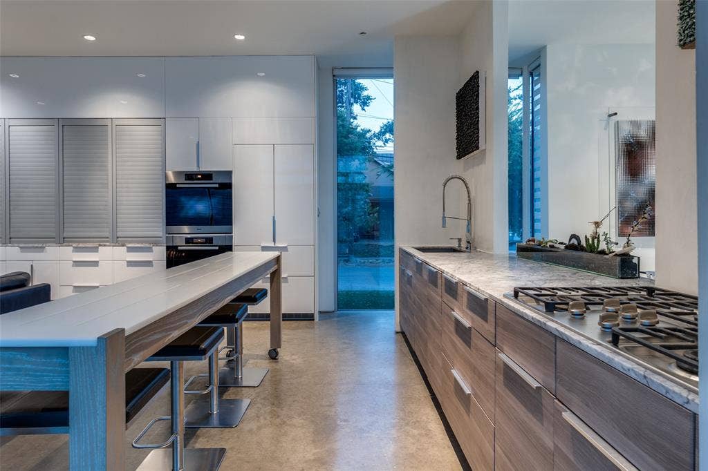 2300 N Carroll Avenue, Dallas, TX 75204