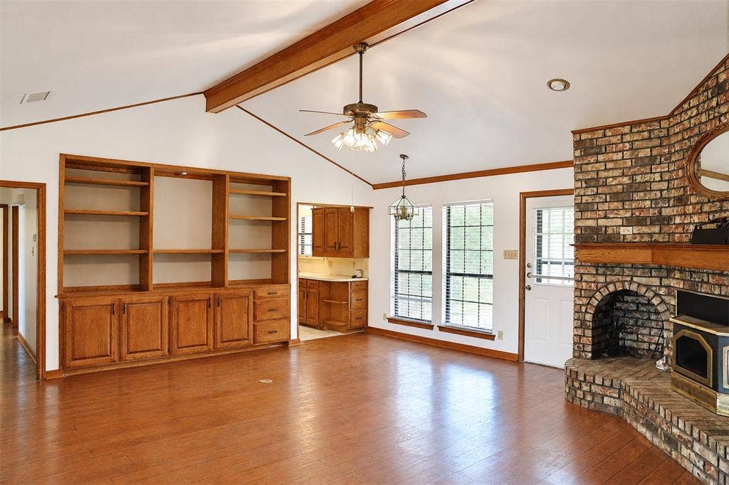 405 S Denton Avenue, Justin, TX 76247 405 S Denton Avenue, Justin, TX 76247