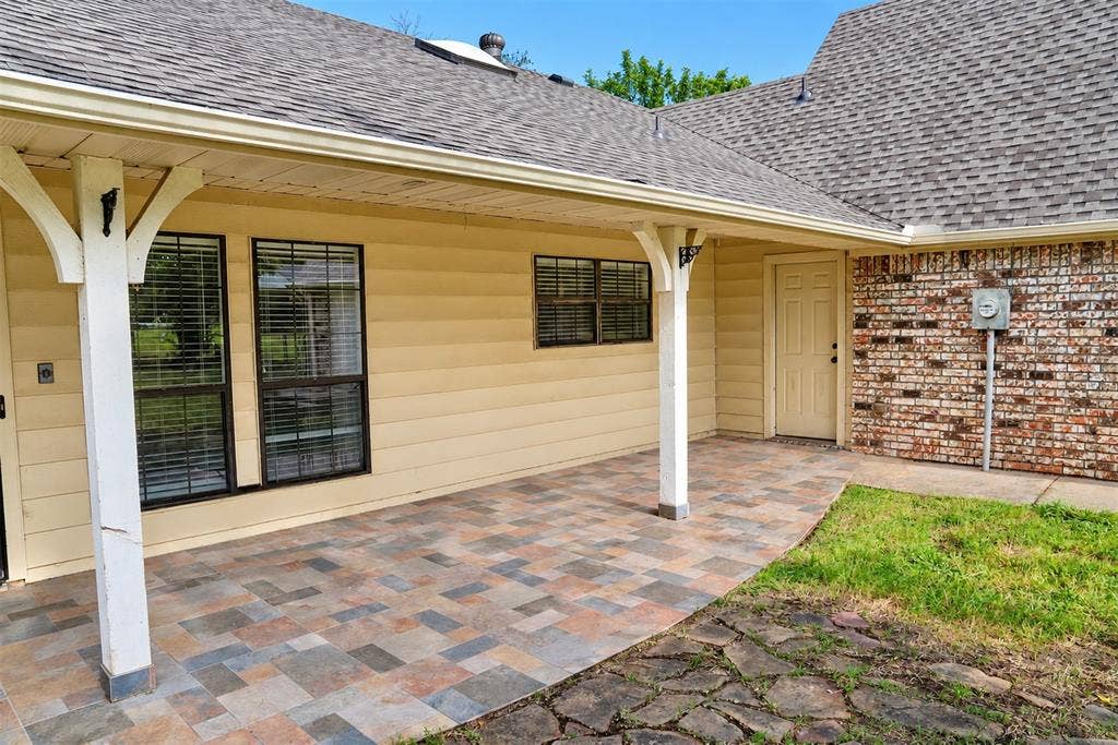 405 S Denton Avenue, Justin, TX 76247 405 S Denton Avenue, Justin, TX 76247