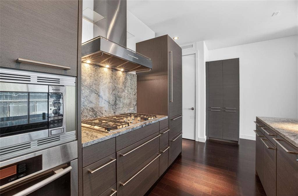 2900 Mckinnon Street, #403, Dallas, TX 75201