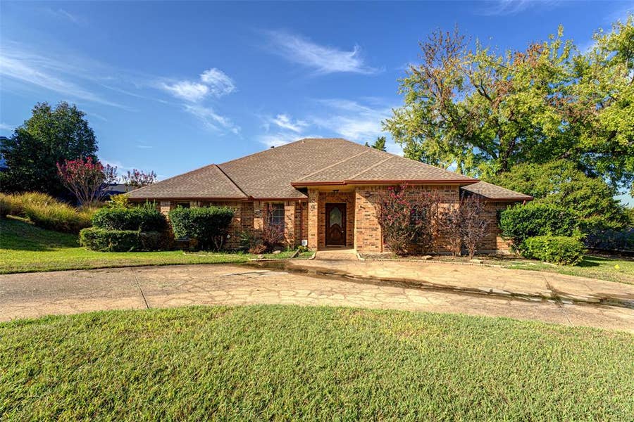 Property photo for 10 Cypress Court, Heath, TX