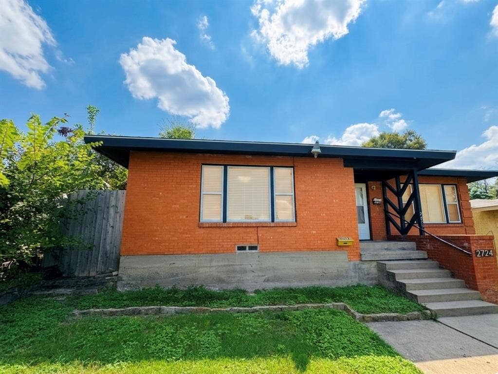 2732 W Jefferson Boulevard, Dallas, TX 75211 2732 W Jefferson Boulevard, Dallas, TX 75211