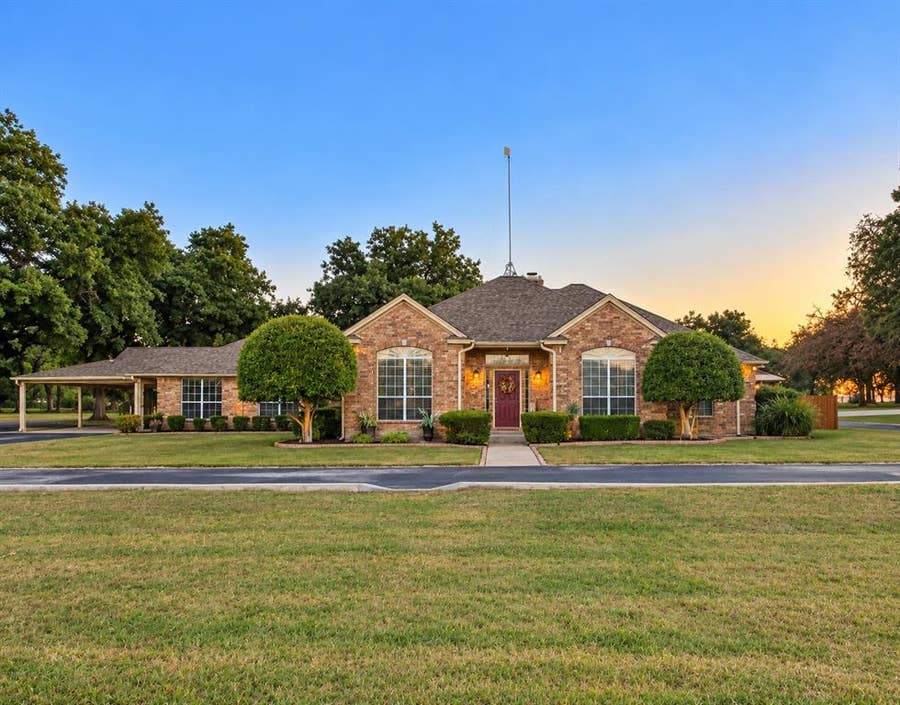 Property photo for 395 County Road 1646, Chico, TX