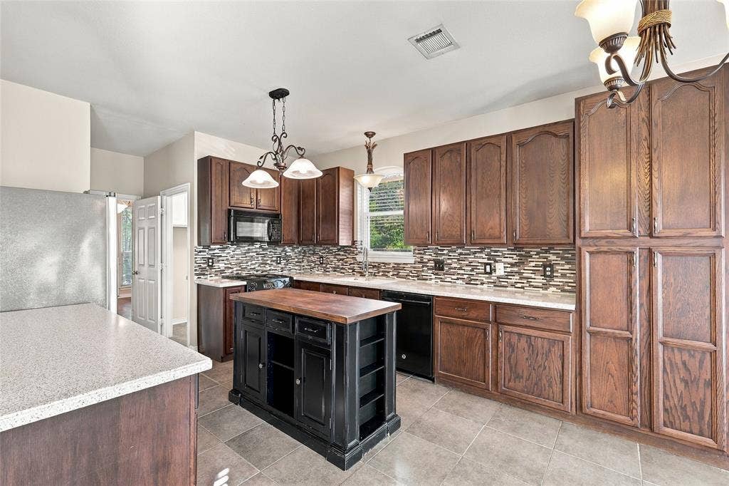 202 Devonshire Court, McKinney, TX 75071 202 Devonshire Court, McKinney, TX 75071