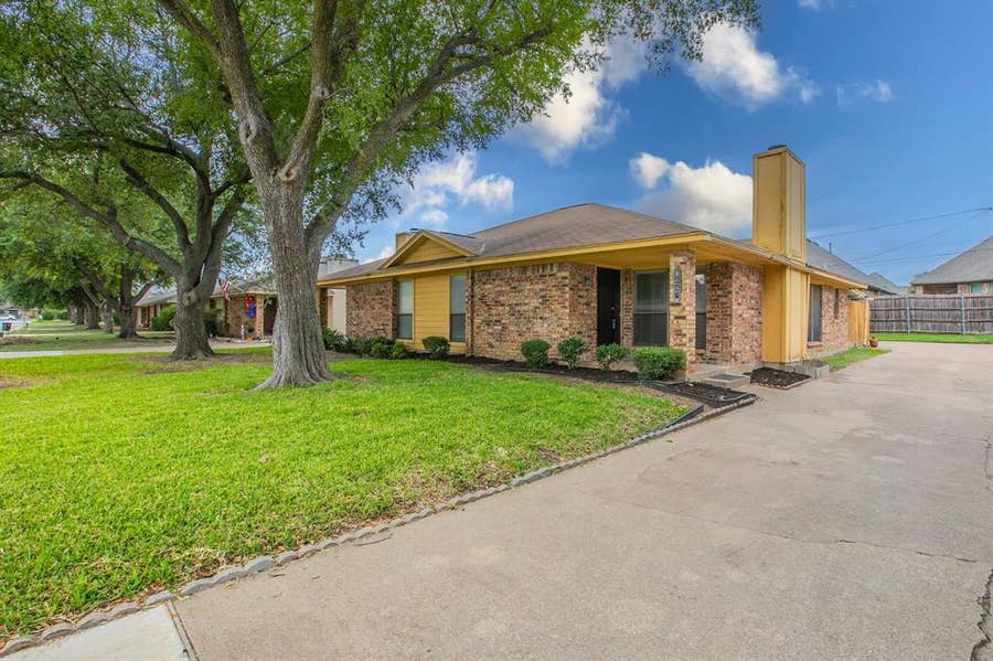 Property photo for 6847 Sierra Drive, North Richland Hills, TX