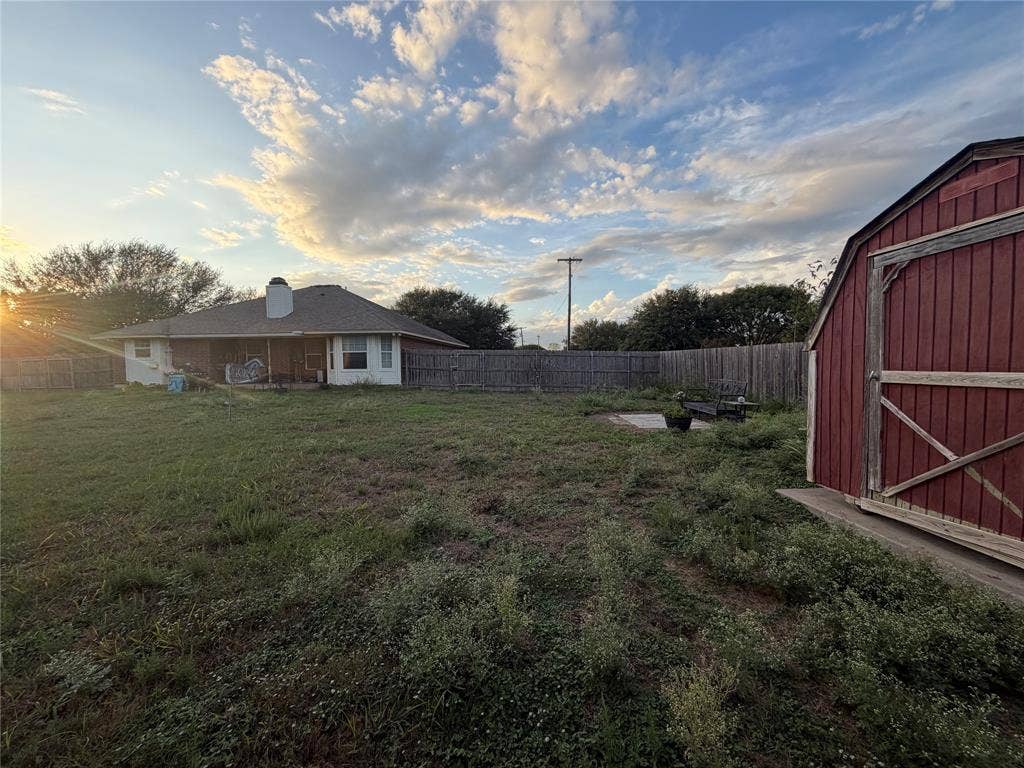 613 Sapphire Boulevard, Hewitt, TX 76643 613 Sapphire Boulevard, Hewitt, TX 76643