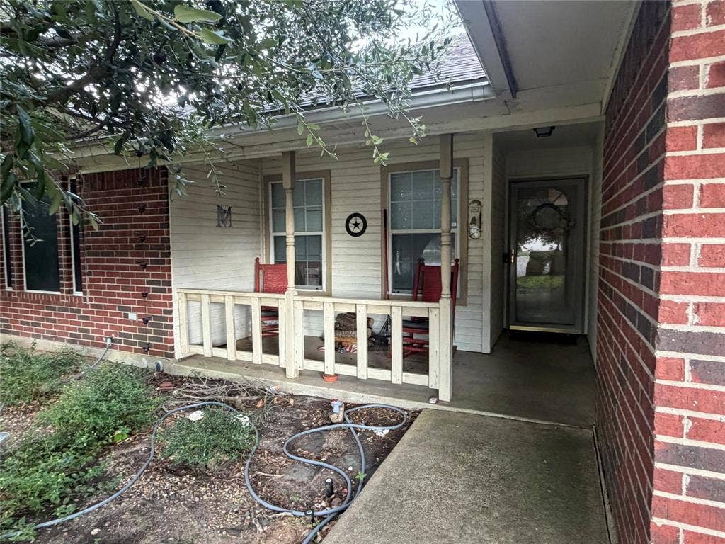 613 Sapphire Boulevard, Hewitt, TX 76643 613 Sapphire Boulevard, Hewitt, TX 76643