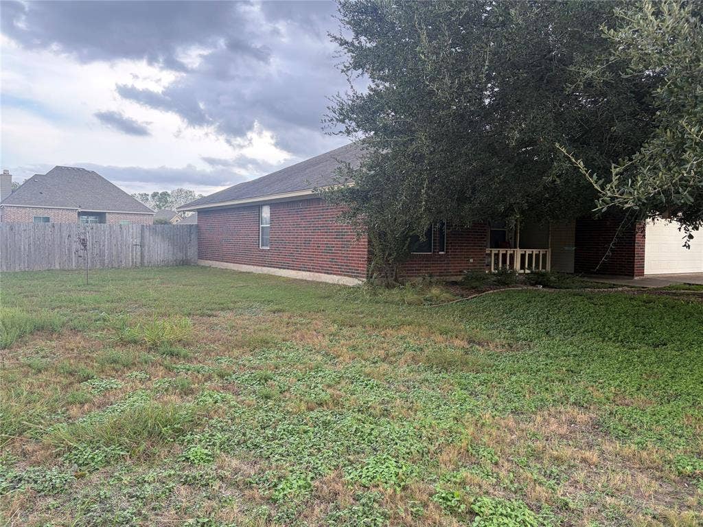613 Sapphire Boulevard, Hewitt, TX 76643 613 Sapphire Boulevard, Hewitt, TX 76643