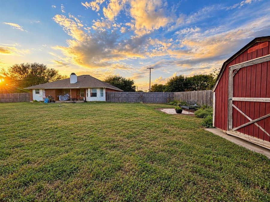 Property photo for 613 Sapphire Boulevard, Hewitt, TX