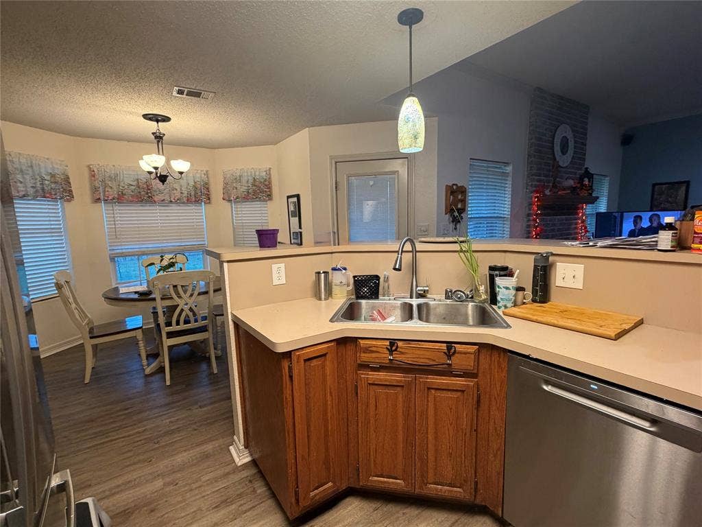 613 Sapphire Boulevard, Hewitt, TX 76643 613 Sapphire Boulevard, Hewitt, TX 76643