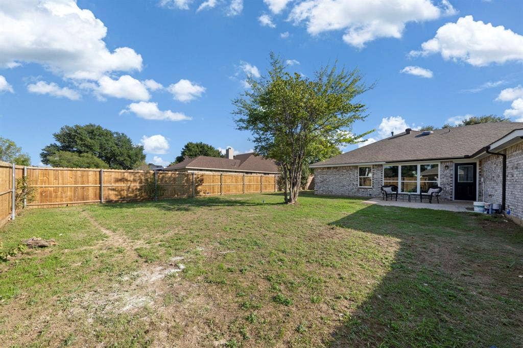 920 Worthington Drive, DeSoto, TX 75115