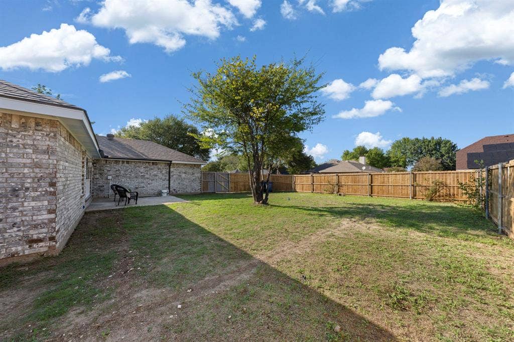 920 Worthington Drive, DeSoto, TX 75115