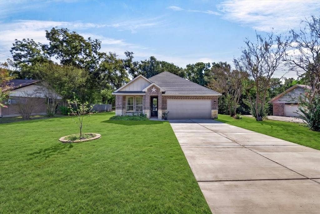 1093 Oak Ridge Drive, Oak Ridge, TX 75160 1093 Oak Ridge Drive, Oak Ridge, TX 75160