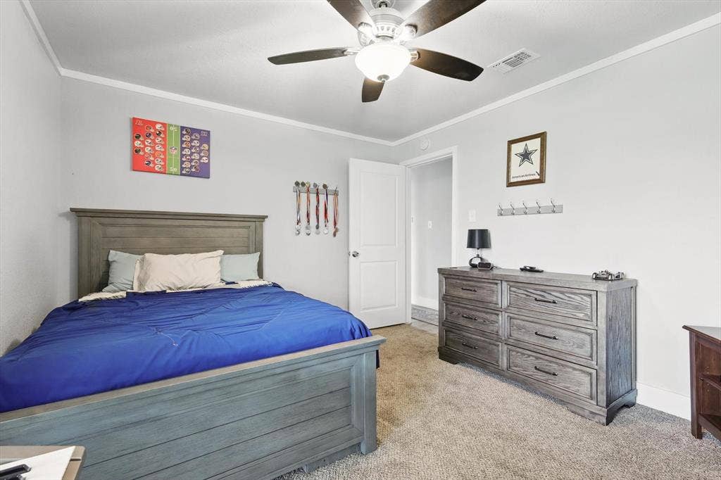 5247 Fm 1569, Farmersville, TX 75442 Light gray painted walls with white crown molding