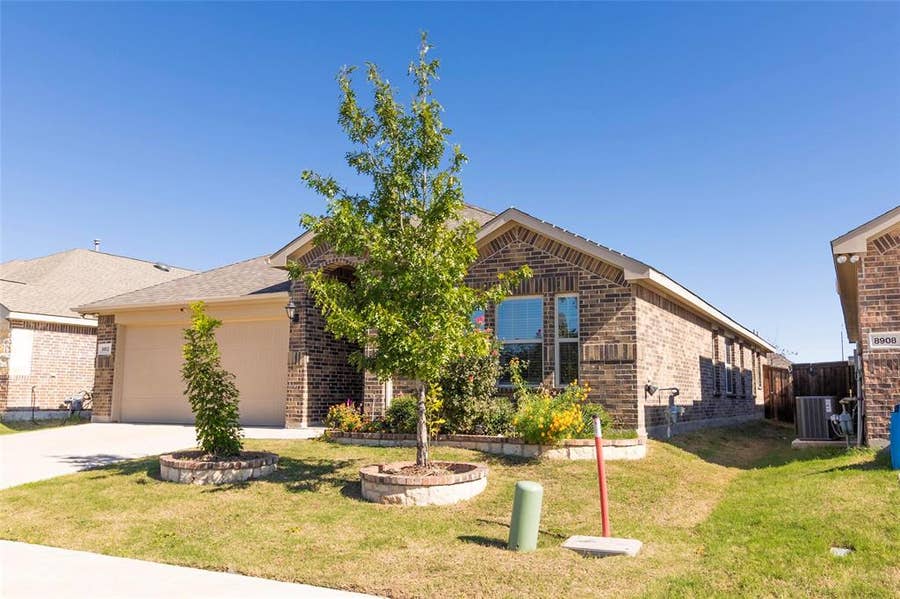 Property photo for 8912 Finn Lane, Fort Worth, TX