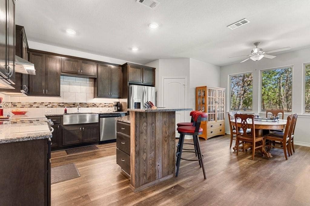 10273 Private Road 5211, Malakoff, TX 75148 10273 Private Road 5211, Malakoff, TX 75148