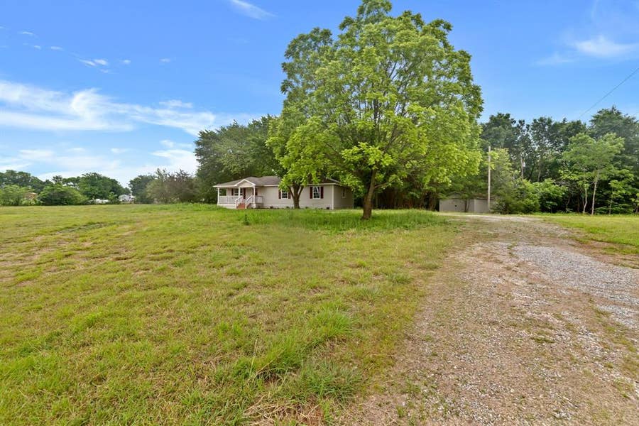 Property photo for 268 Tweedy Bird Lane, Whitewright, TX