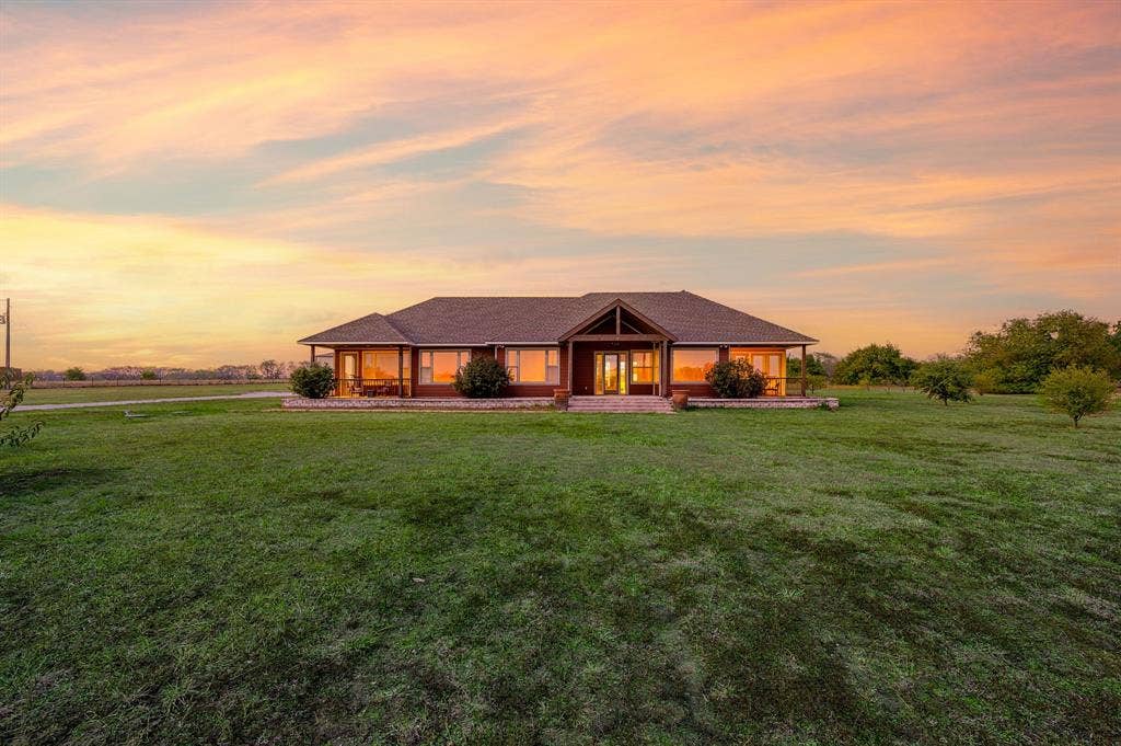 168 Hawk Ridge Road, Decatur, TX 76234