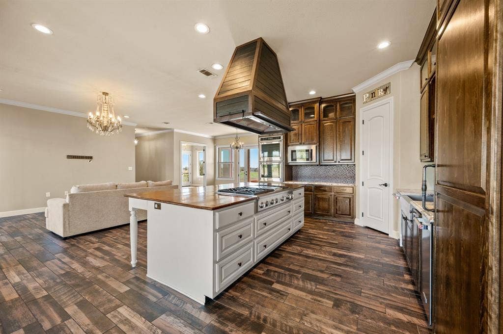 168 Hawk Ridge Road, Decatur, TX 76234