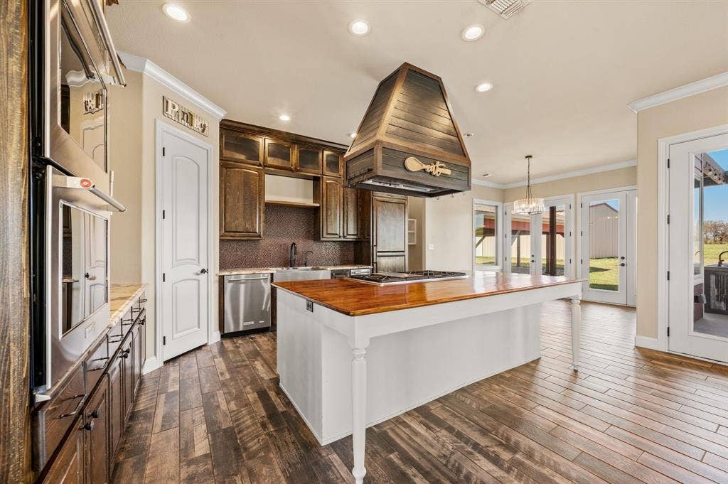 168 Hawk Ridge Road, Decatur, TX 76234