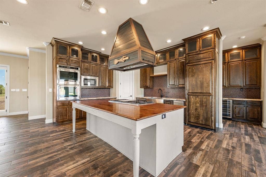 168 Hawk Ridge Road, Decatur, TX 76234