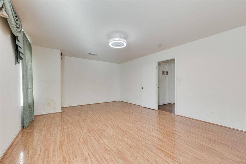 3506 Ridge Elm Drive, Dallas, TX 75227 Split Master Bedroom on 1st Floor