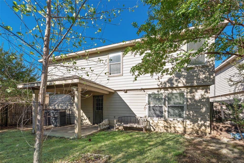 3506 Ridge Elm Drive, Dallas, TX 75227 Covered Patio in Private Backyard