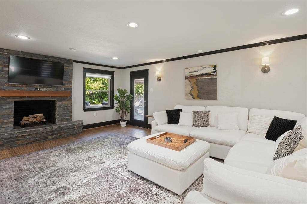 10355 Carry Back Circle, Dallas, TX 75229