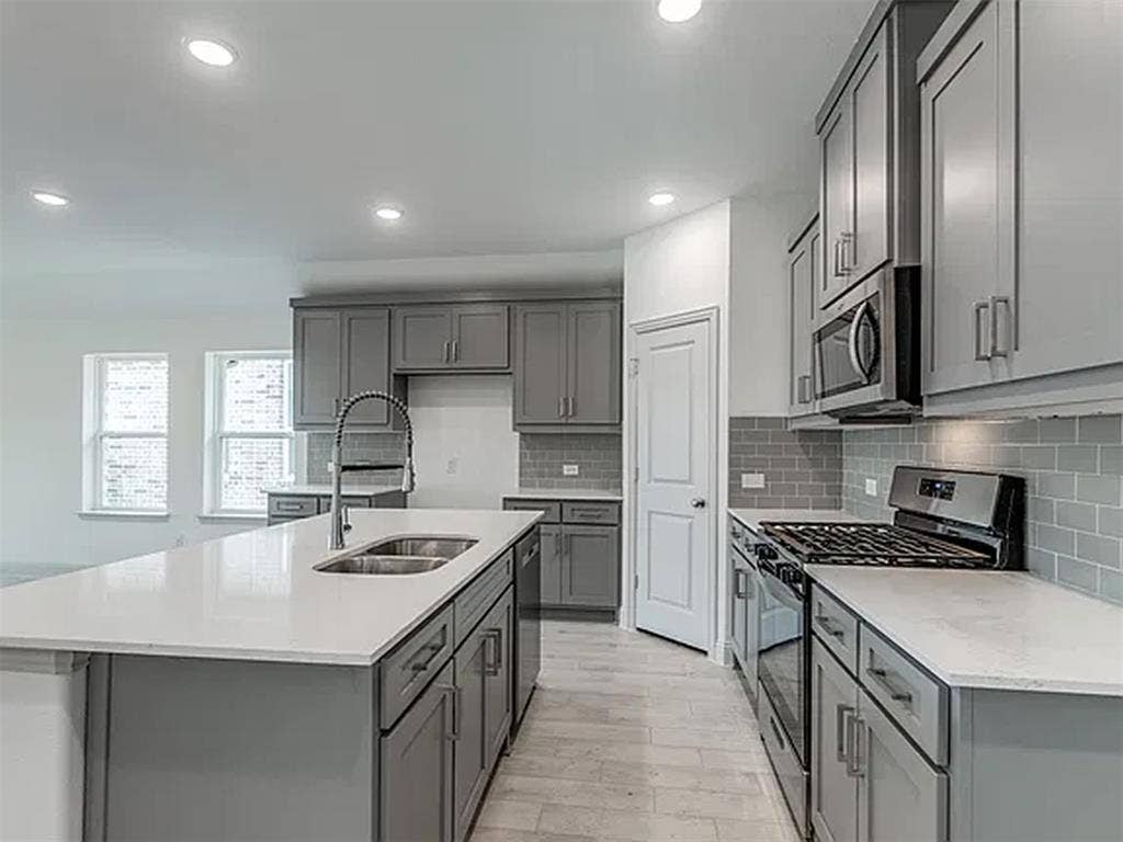 605 Parrino Parkway, Princeton, TX 75407 605 Parrino Parkway, Princeton, TX 75407