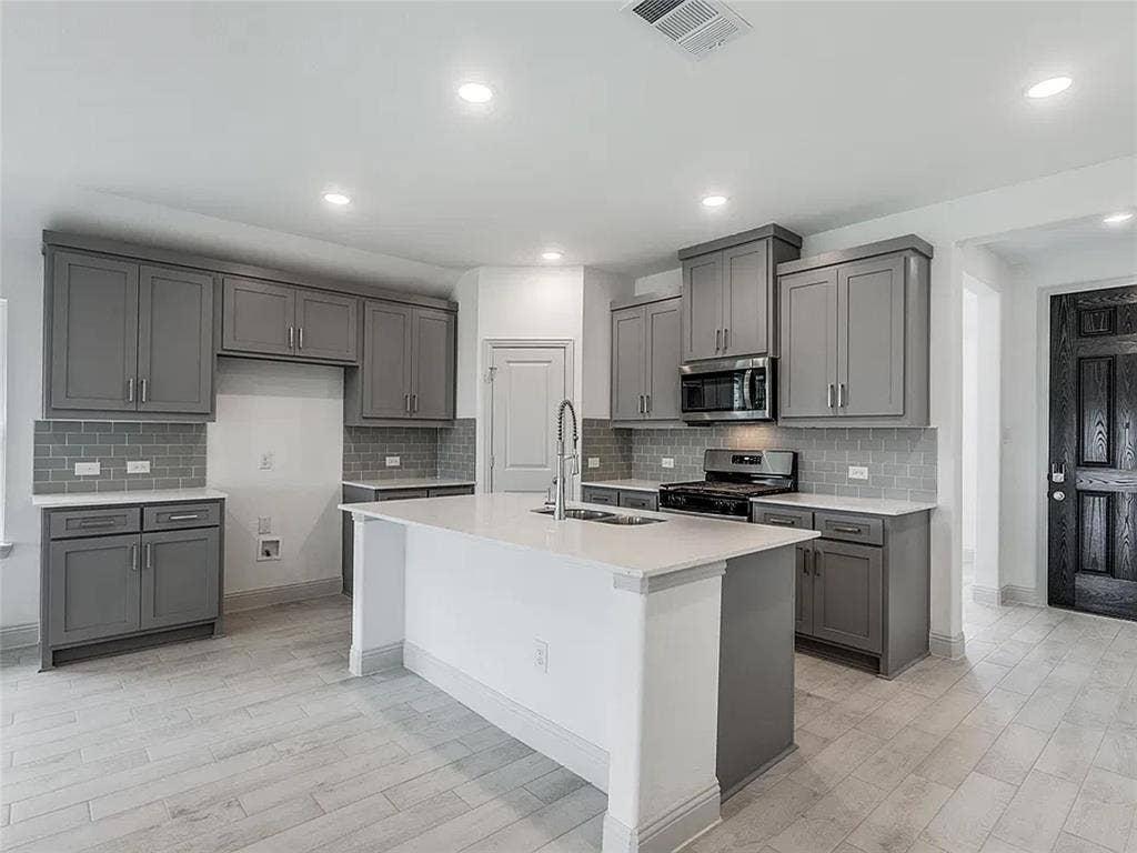 605 Parrino Parkway, Princeton, TX 75407 605 Parrino Parkway, Princeton, TX 75407