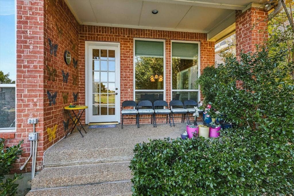 2122 Clearspring Drive N, Irving, TX 75063 2122 Clearspring Drive N, Irving, TX 75063