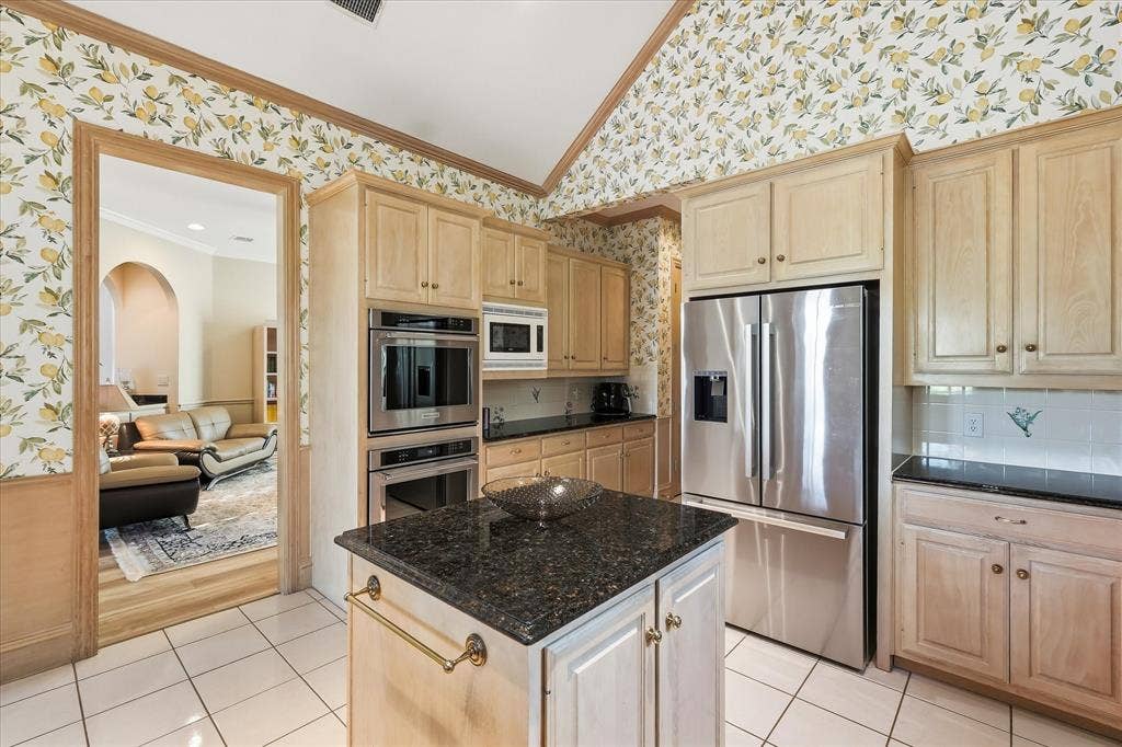 2122 Clearspring Drive N, Irving, TX 75063 Lemon wallpaper imported from Amsterdam!