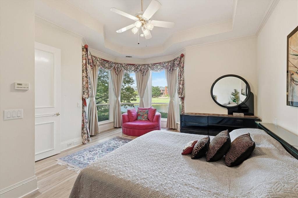 2122 Clearspring Drive N, Irving, TX 75063 Primary suite features a sitting area