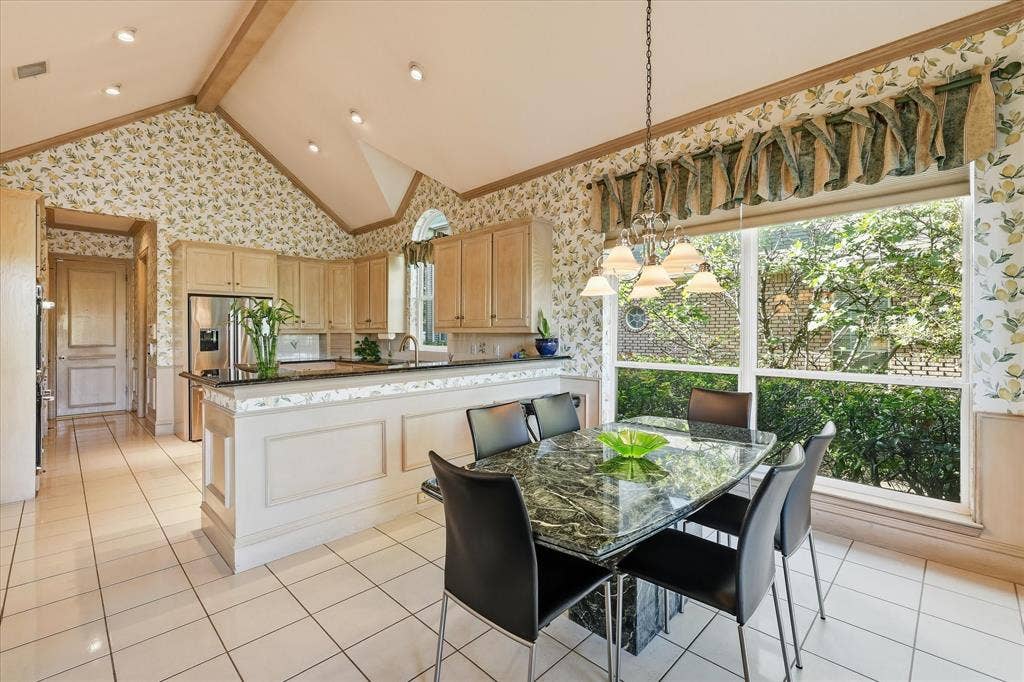 2122 Clearspring Drive N, Irving, TX 75063 Porcelain floor tile throughout the breakfast nook & kitchen