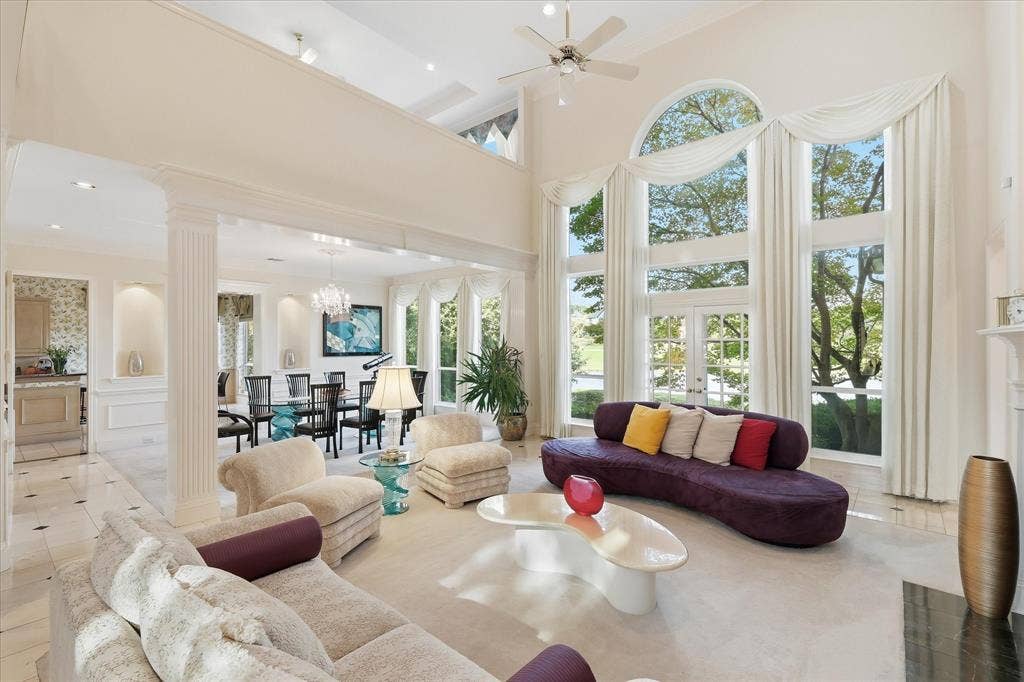 2122 Clearspring Drive N, Irving, TX 75063 Thoughtful, open concept is perfect for entertaining