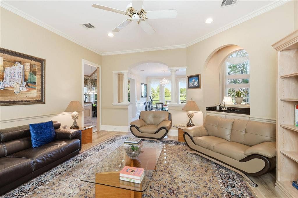 2122 Clearspring Drive N, Irving, TX 75063 Living area #2 features a wet bar