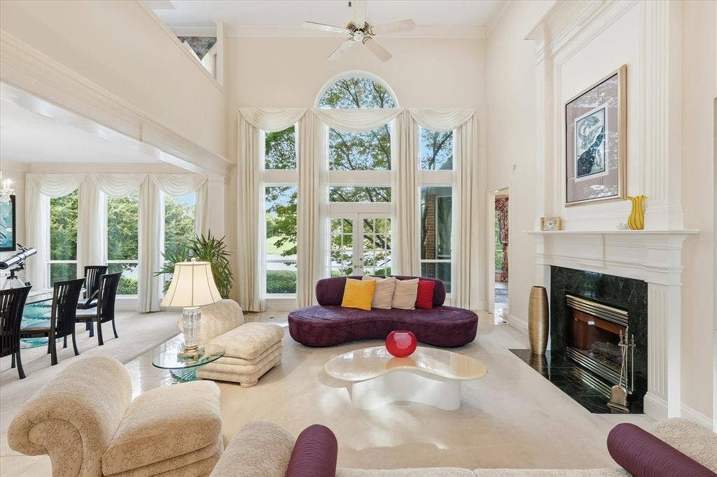 2122 Clearspring Drive N, Irving, TX 75063 Soaring ceilings & captivating outdoor views