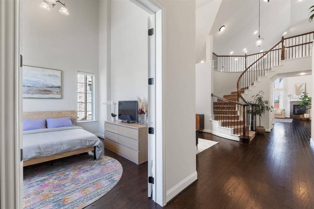 Front Office can also be used as a 5th bedroom