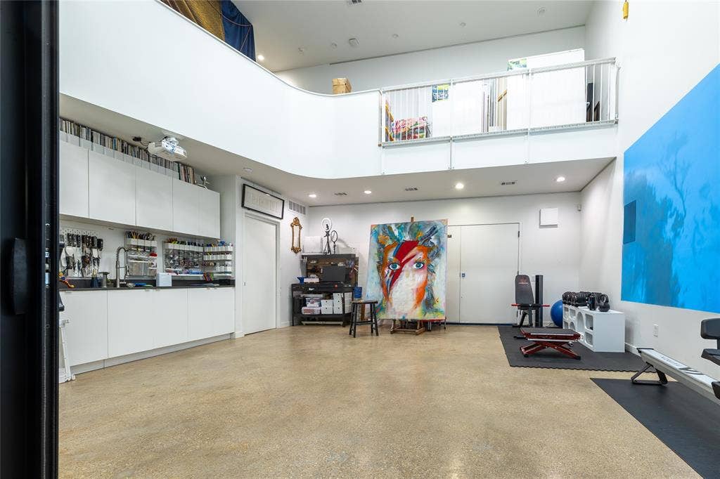 2010 Mcmillan Avenue, Dallas, TX 75206 Ever wished you could have that extra room for all your passions and interests? This space adapts to its owners.