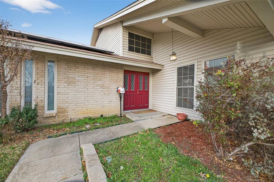 Property photo for 2801 Vancouver Street, Irving, TX