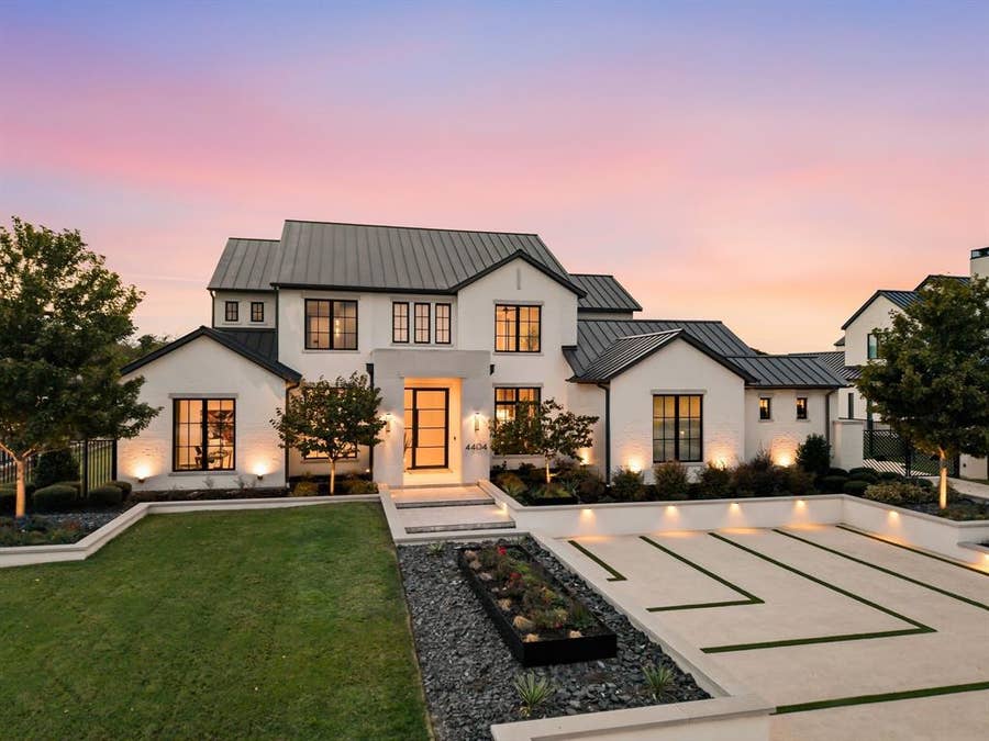 Property photo for 4404 Saddleback Lane, Southlake, TX