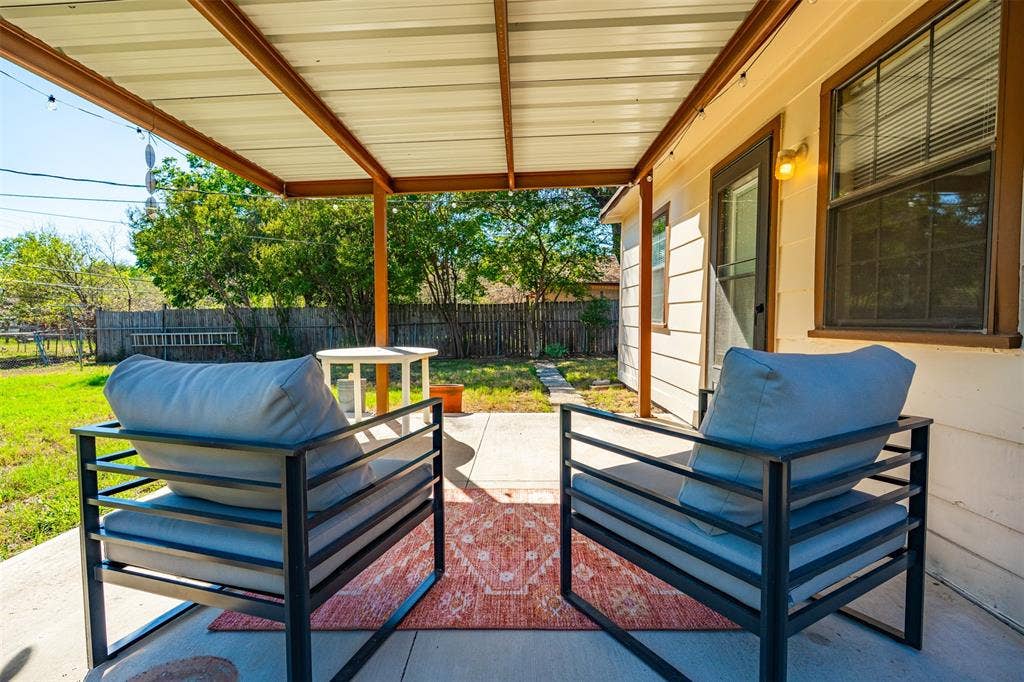 6616 Summertime Lane, Watauga, TX 76148