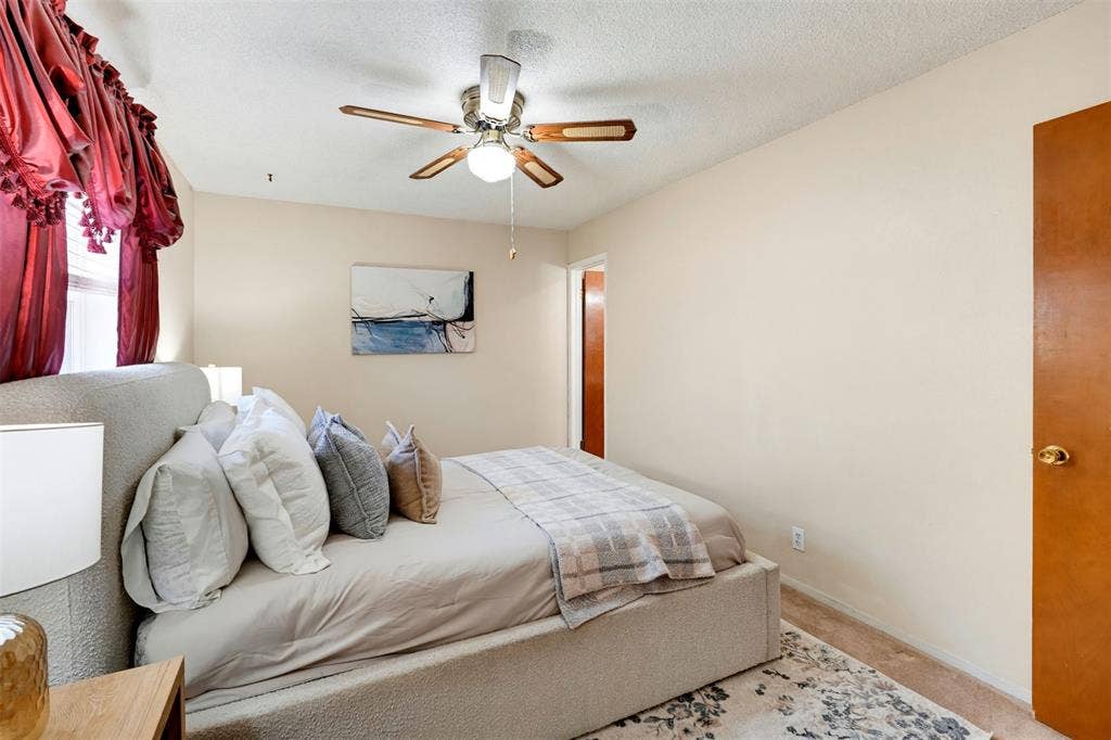 6616 Summertime Lane, Watauga, TX 76148