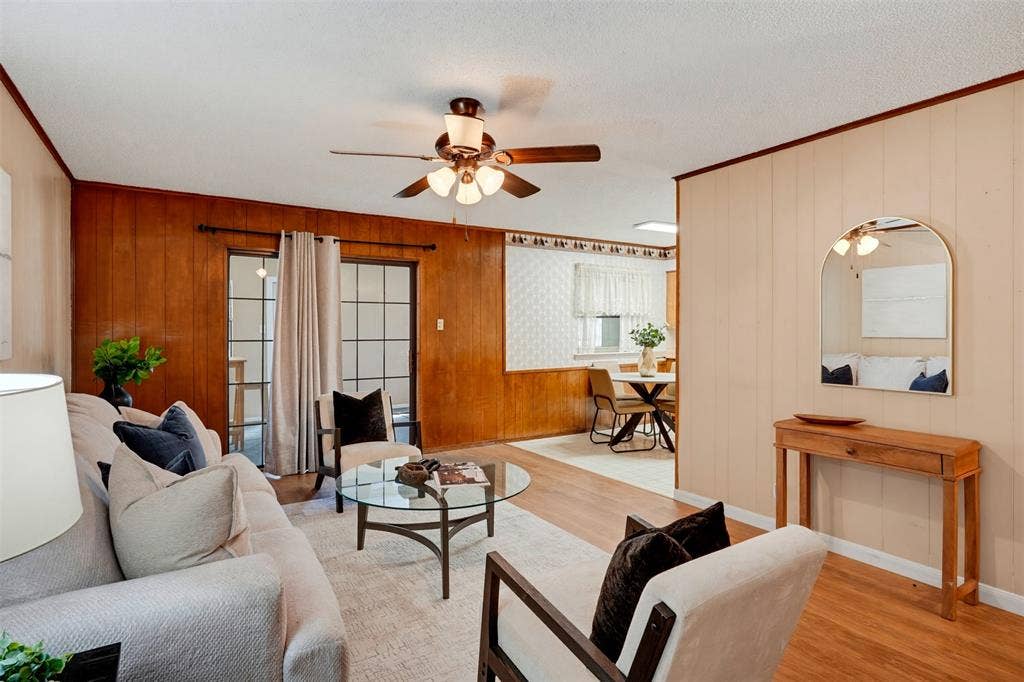 6616 Summertime Lane, Watauga, TX 76148