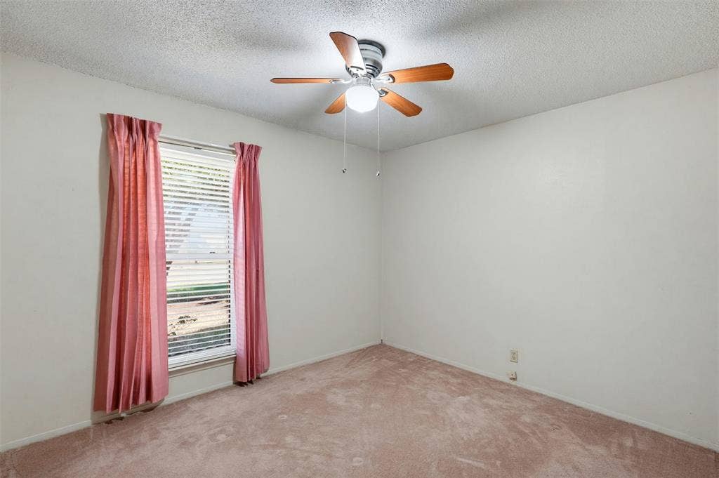 6616 Summertime Lane, Watauga, TX 76148
