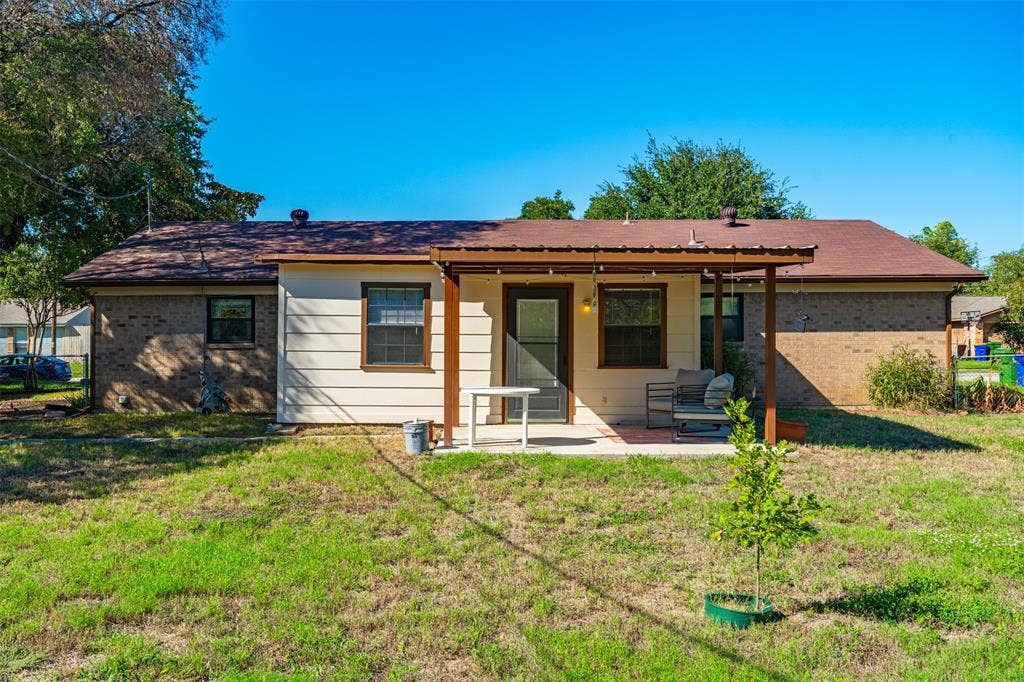 6616 Summertime Lane, Watauga, TX 76148