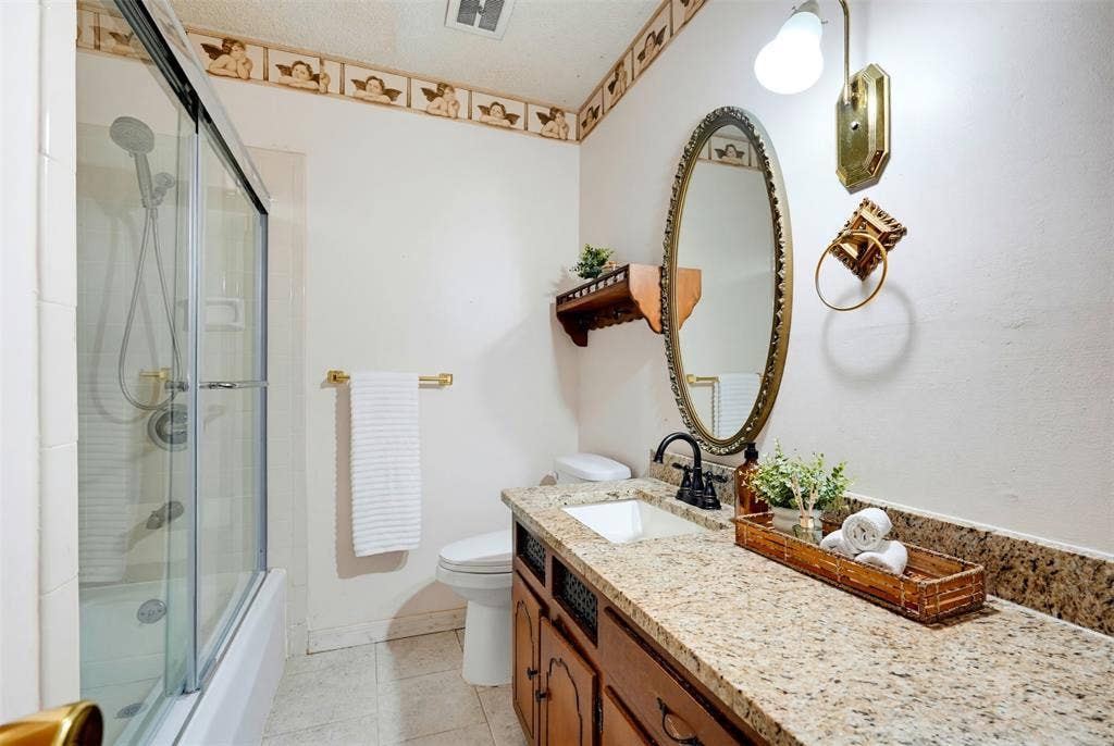 6616 Summertime Lane, Watauga, TX 76148