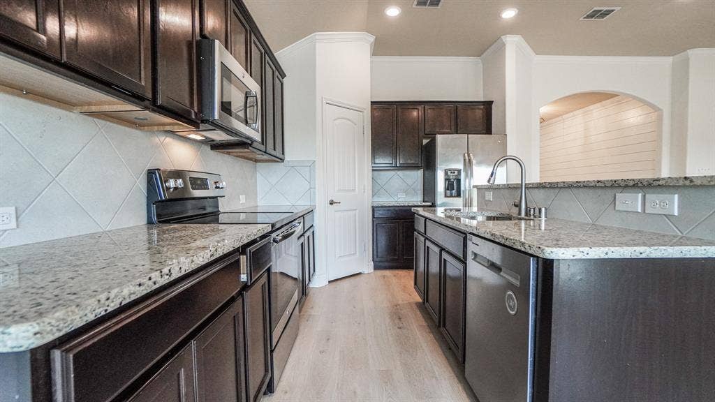 239 Oxford Drive, Fate, TX 75189 239 Oxford Drive, Fate, TX 75189