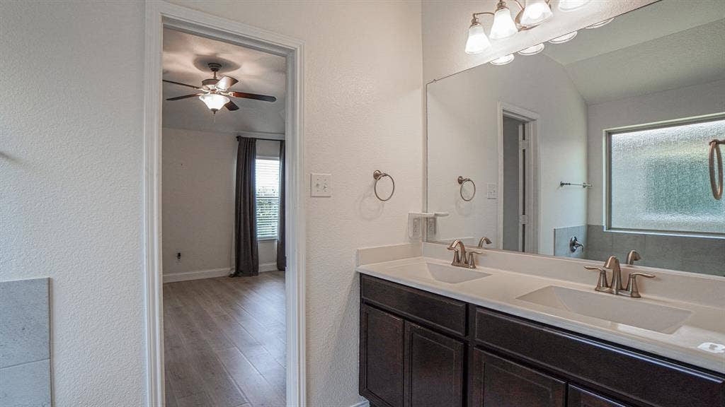 239 Oxford Drive, Fate, TX 75189 239 Oxford Drive, Fate, TX 75189
