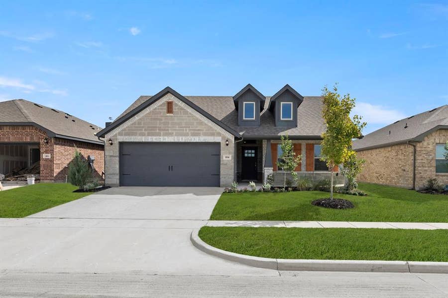Property photo for 104 Hydrangea Drive, Terrell, TX